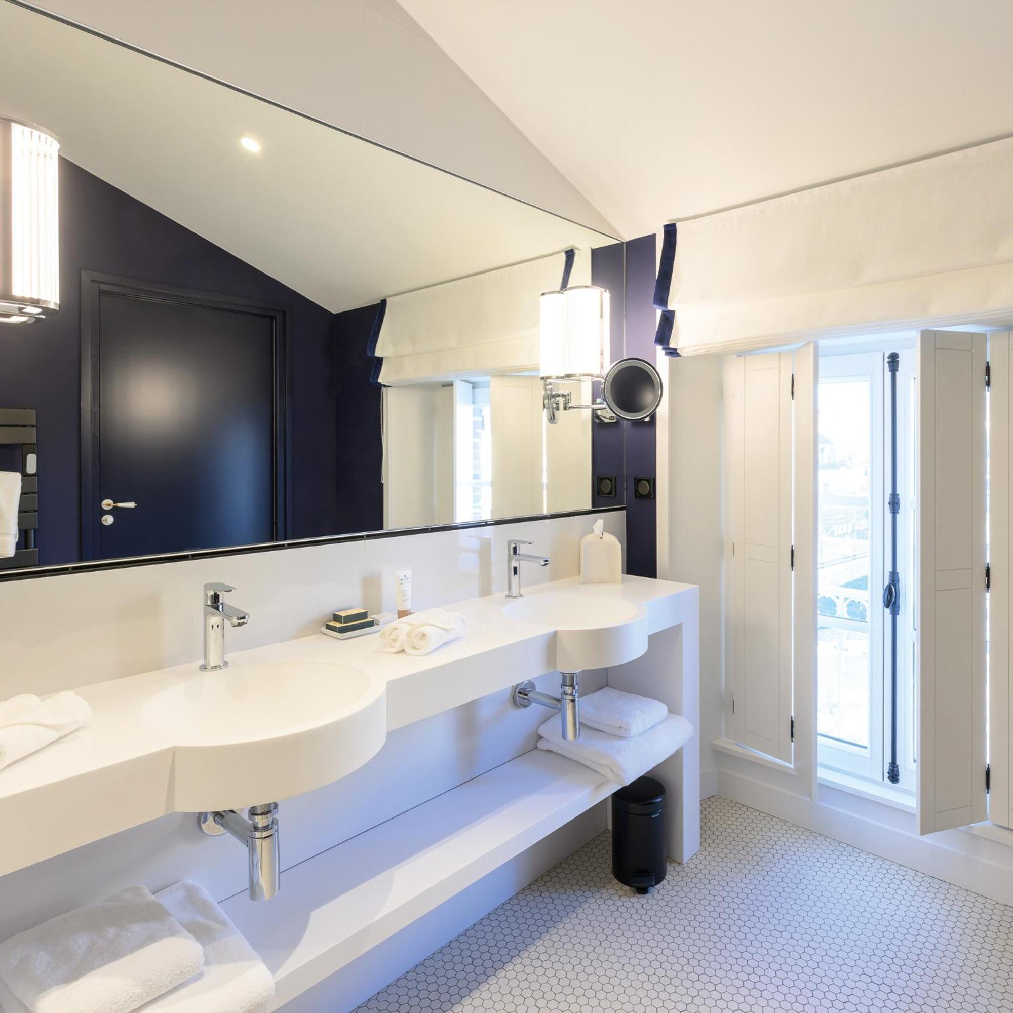 Les Suites Bb, Champagne Besserat De Bellefon Эперне Экстерьер фото